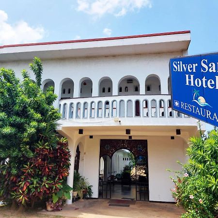 Hotel Silver Sands Negombo Dış mekan fotoğraf