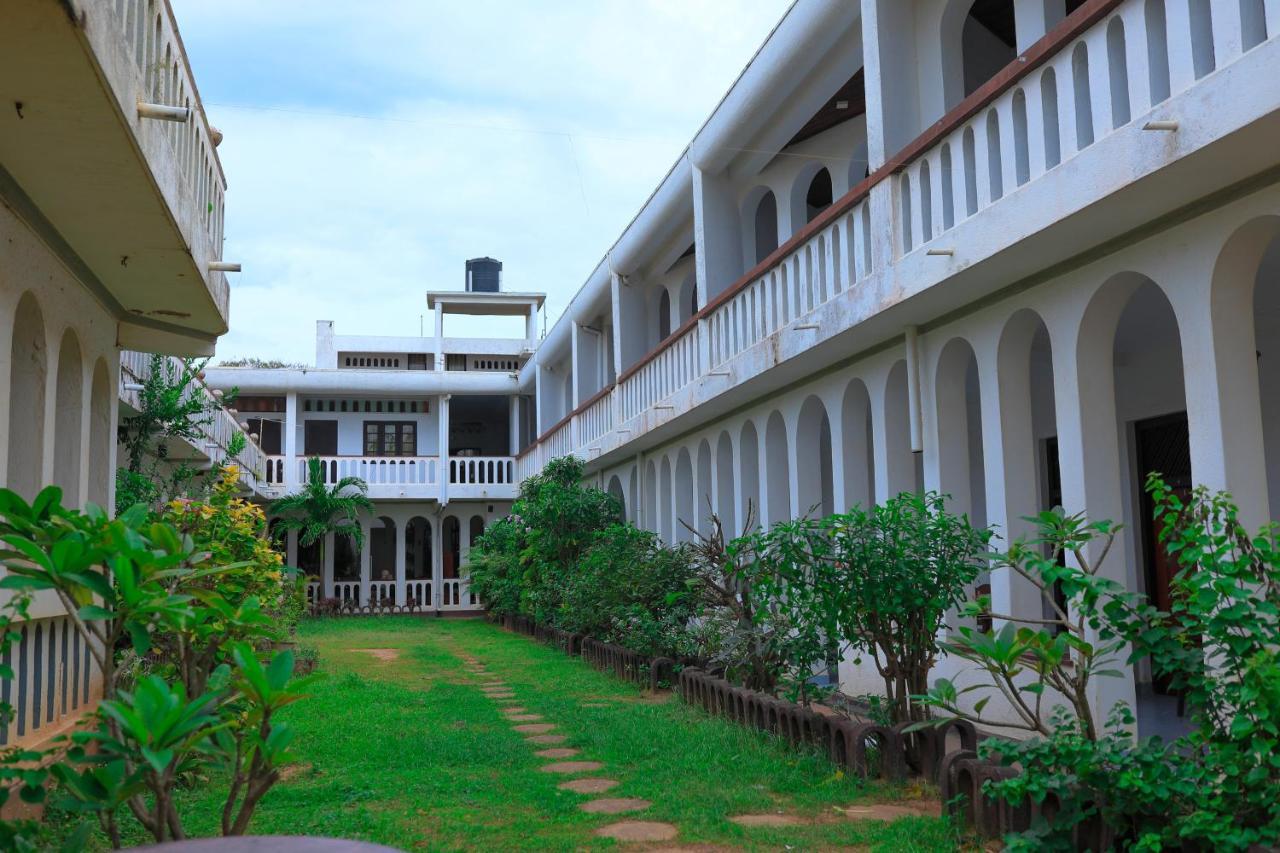 Hotel Silver Sands Negombo Dış mekan fotoğraf